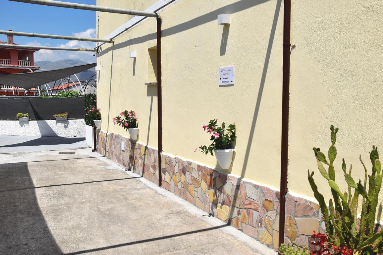 B&B Il Tirreno Cipollina Exteriör bild
